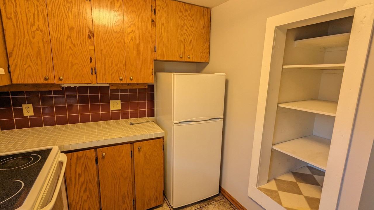 803 8th Ave - Photo 5 of 13