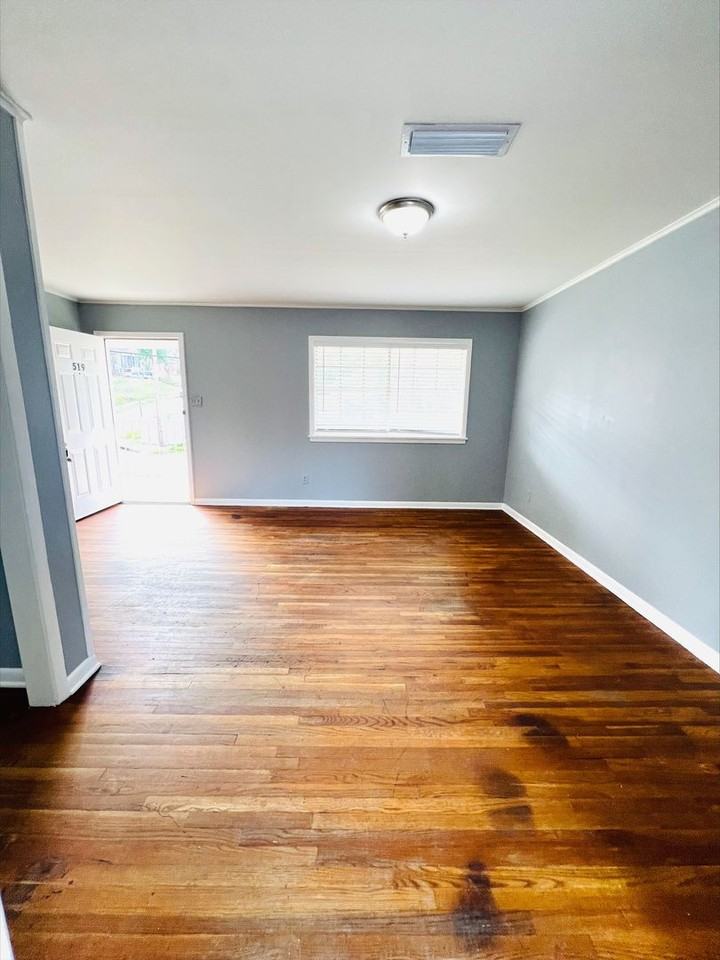 509 Alabama Ave - Photo 3 of 8