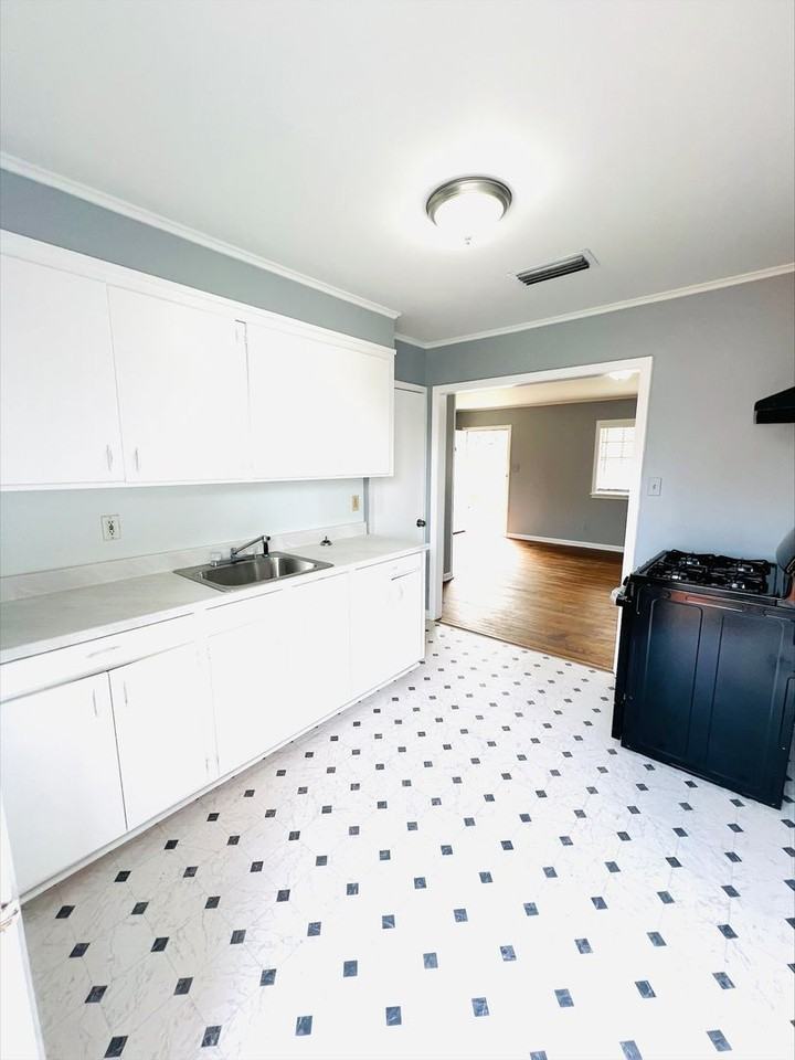 509 Alabama Ave - Photo 4 of 8