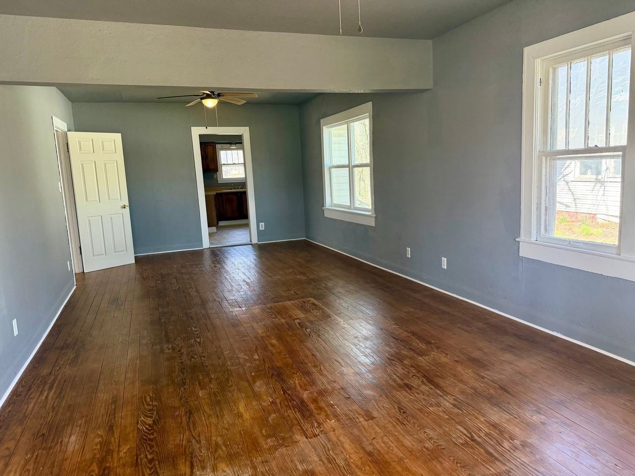 520 W Wallace St - Photo 3 of 10