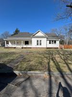 featured image of 702 W 1st St