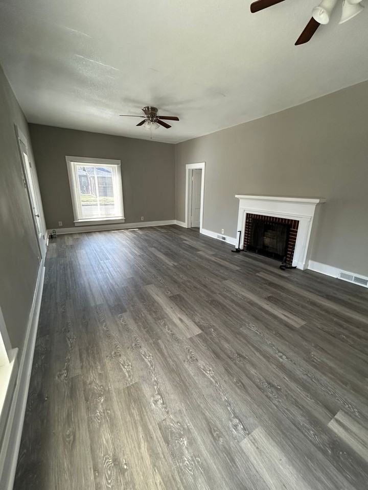 702 W 1st St - Photo 5 of 19