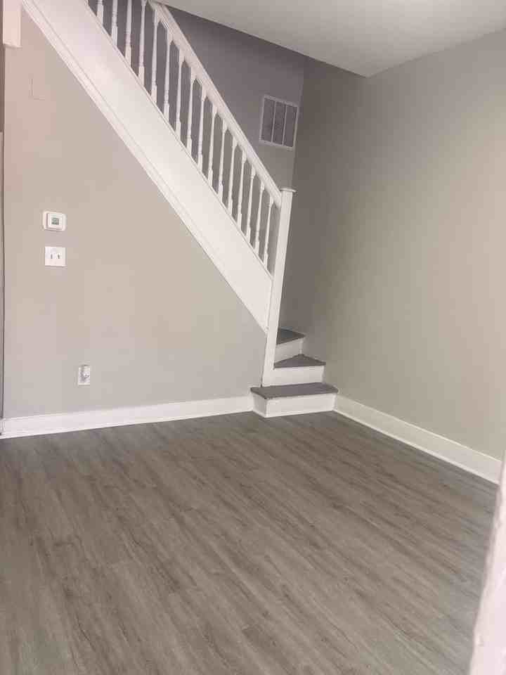 1722 N Monroe St - Photo 2 of 10