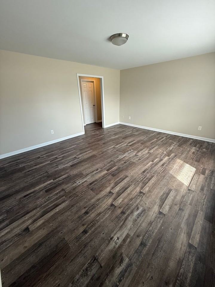 108 E Edgewood Dr - Photo 2 of 9