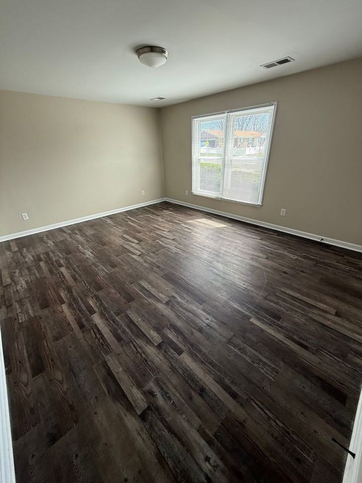 108 E Edgewood Dr - Photo 3 of 9