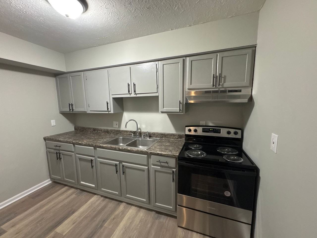 201 Lakeshore Dr #5 - Photo 2 of 21