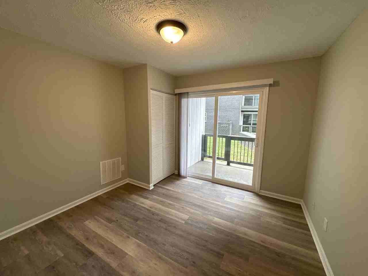 201 Lakeshore Dr #5 - Photo 5 of 21