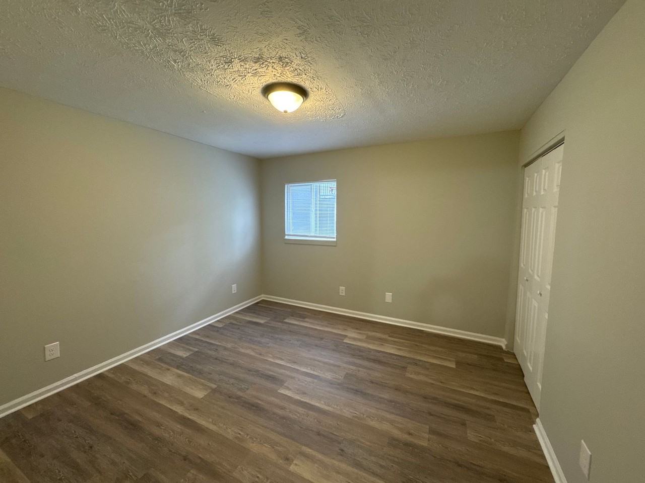 201 Lakeshore Dr #5 - Photo 6 of 21