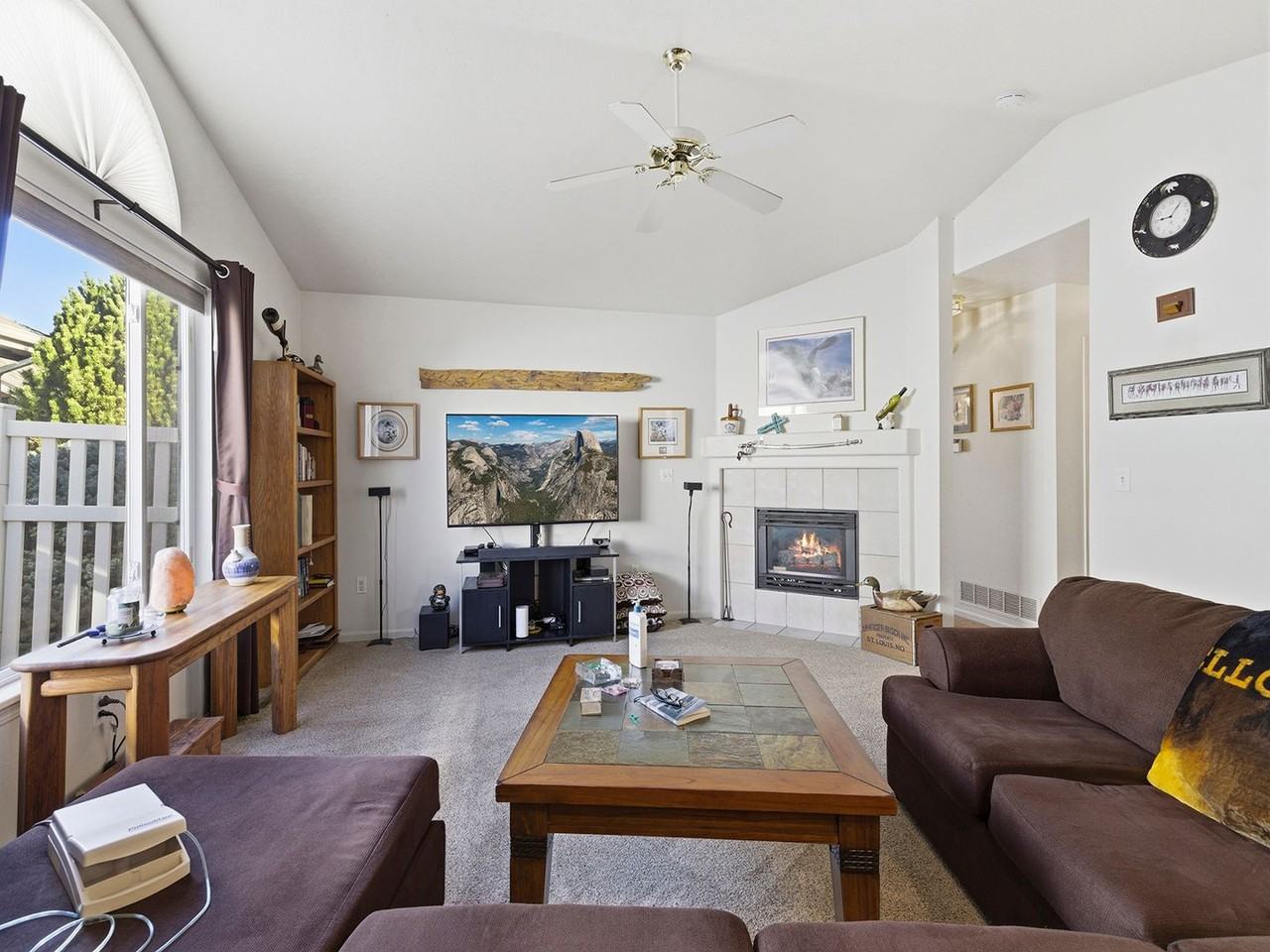 501 Radiant Dr - Photo 3 of 19