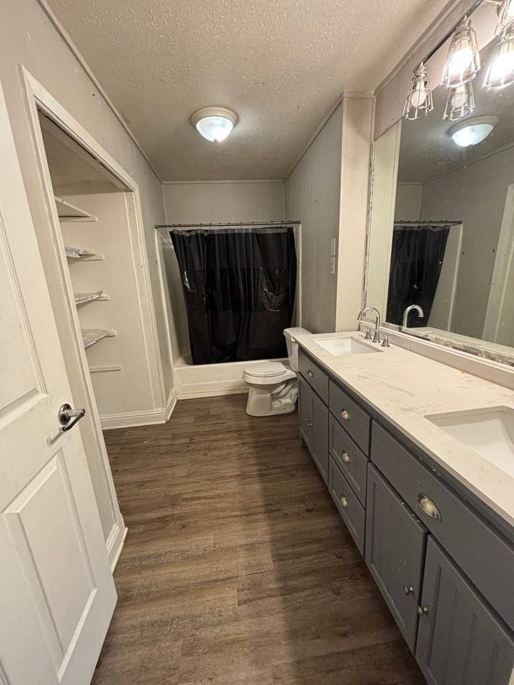 1112 Peach St - Photo 5 of 9