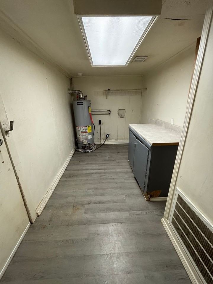 1112 Peach St - Photo 7 of 9