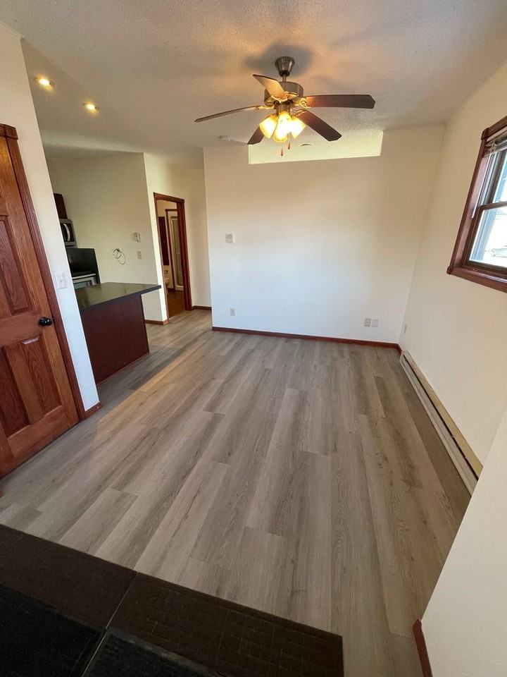 1511 Logan Ave - Photo 4 of 13