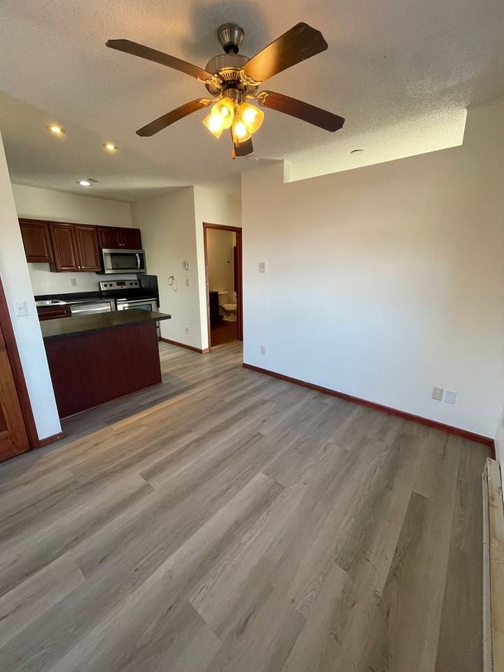 1511 Logan Ave - Photo 5 of 13