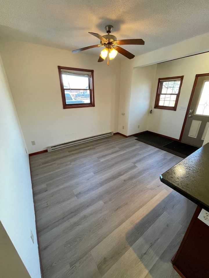 1511 Logan Ave - Photo 7 of 13