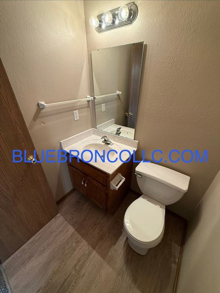 619 Willow Ln - Photo 3 of 11