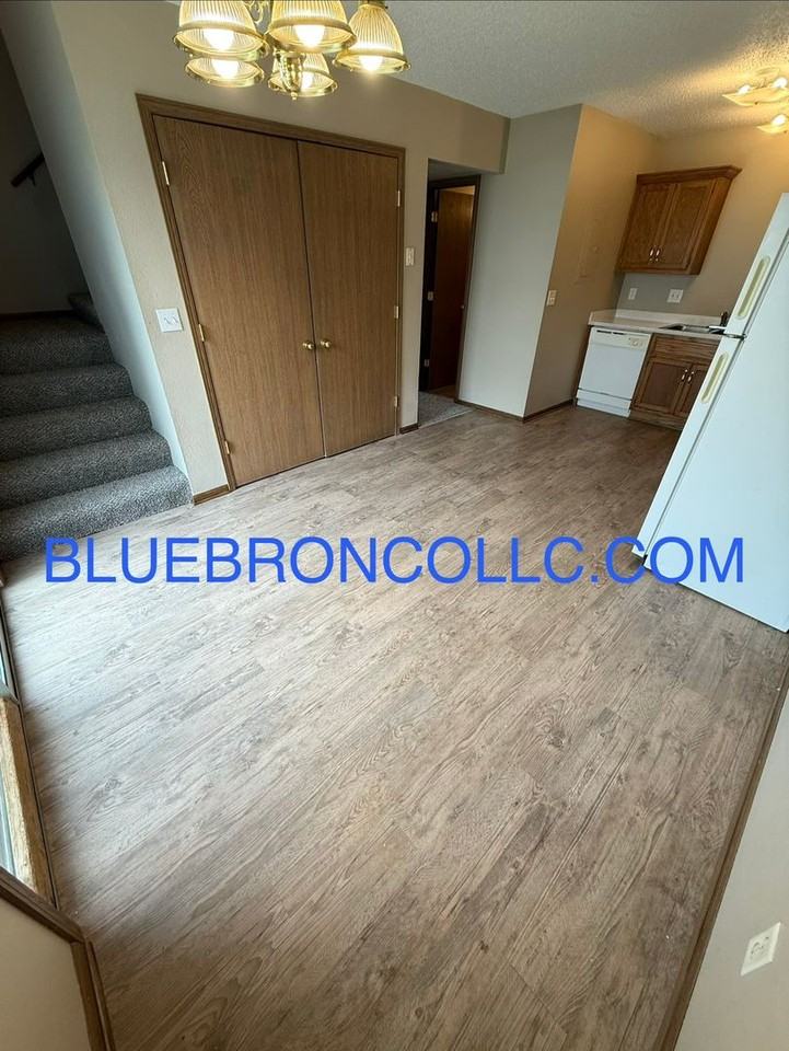 619 Willow Ln - Photo 5 of 11