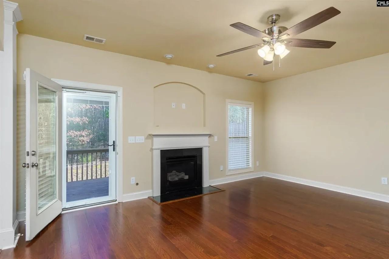 122 Drakewood Dr - Photo 6 of 15