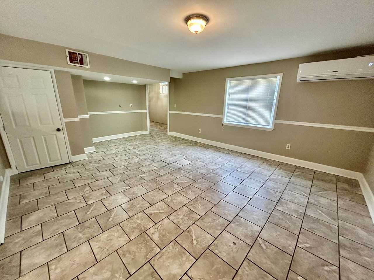 325 S 3rd St #B - Photo 4 of 14