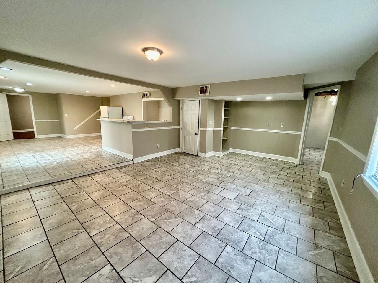 325 S 3rd St #B - Photo 5 of 14