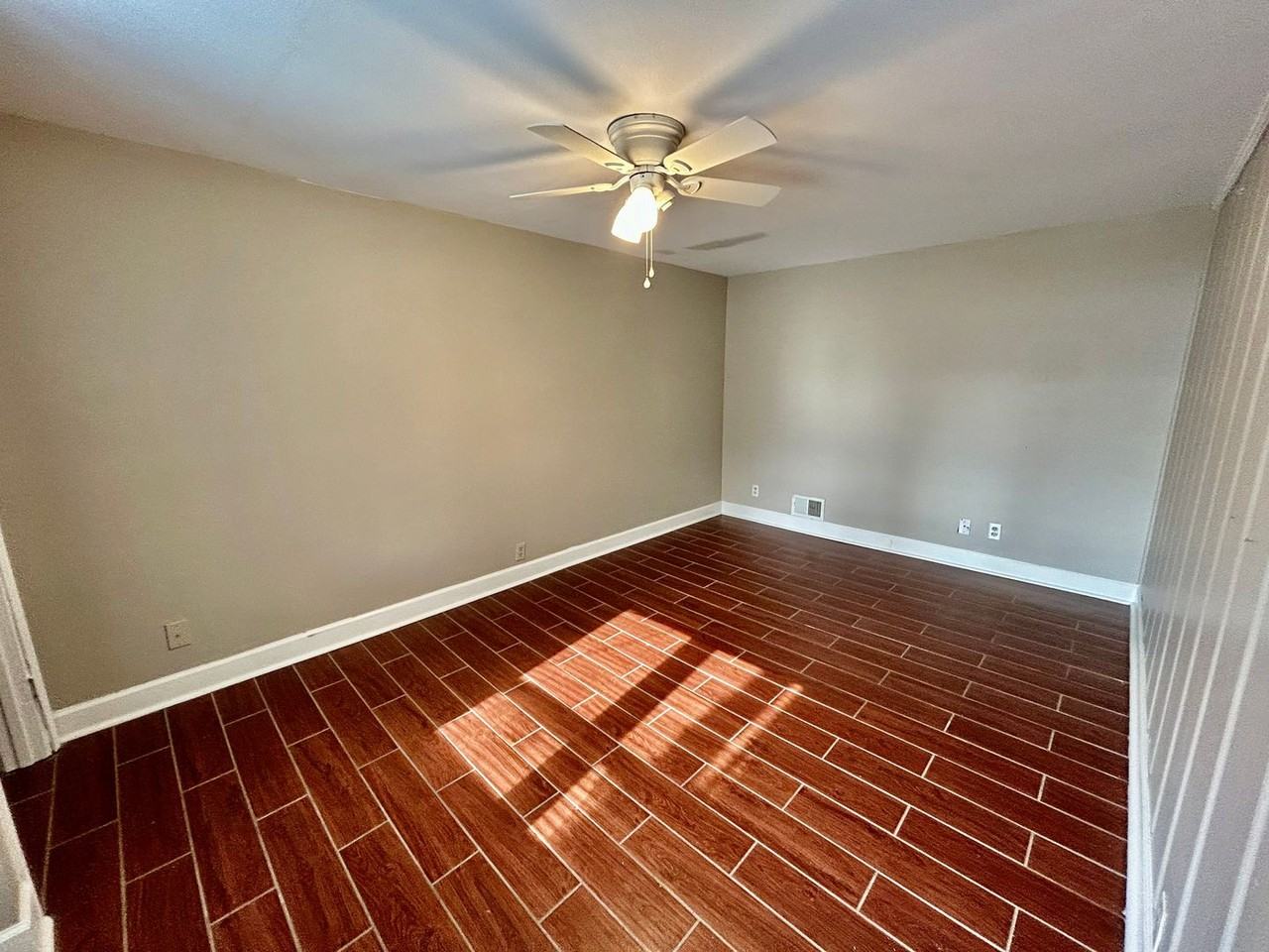 325 S 3rd St #B - Photo 7 of 14