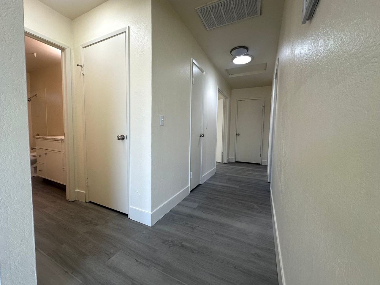 847 Parkside Ave - Photo 6 of 19