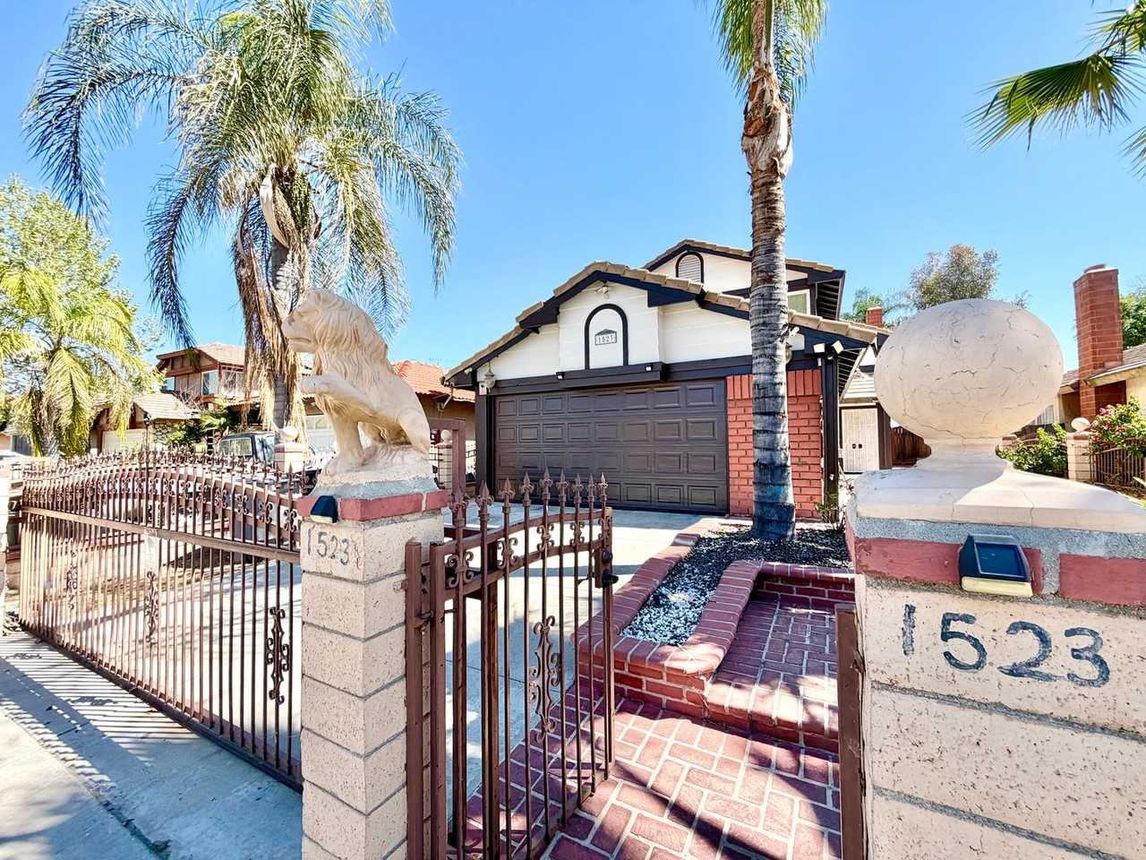 1523 Apple Creek Dr - Photo 2 of 32