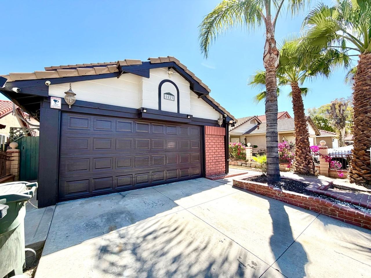 1523 Apple Creek Dr - Photo 3 of 32