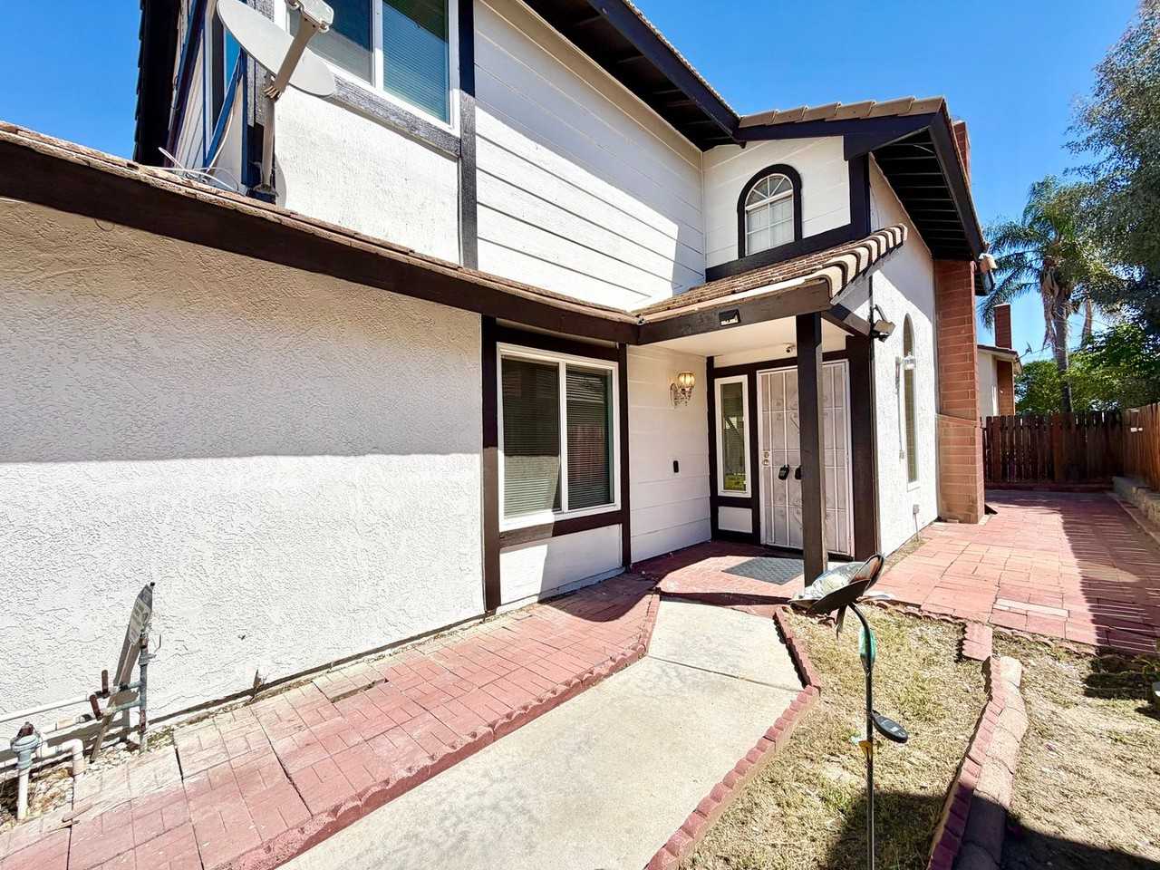 1523 Apple Creek Dr - Photo 5 of 32