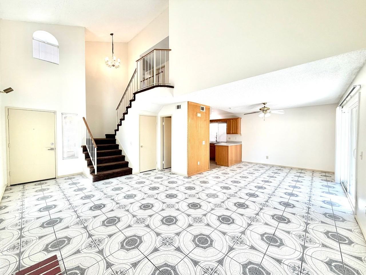 1523 Apple Creek Dr - Photo 7 of 32