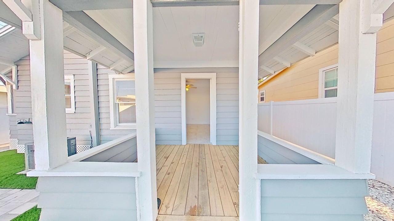 607 1/2 16th St N - Photo 5 of 22