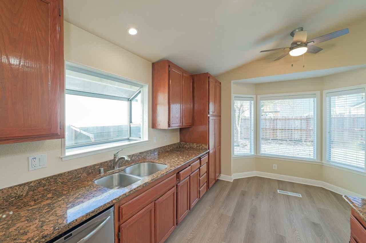 105 Furber Ln - Photo 6 of 18