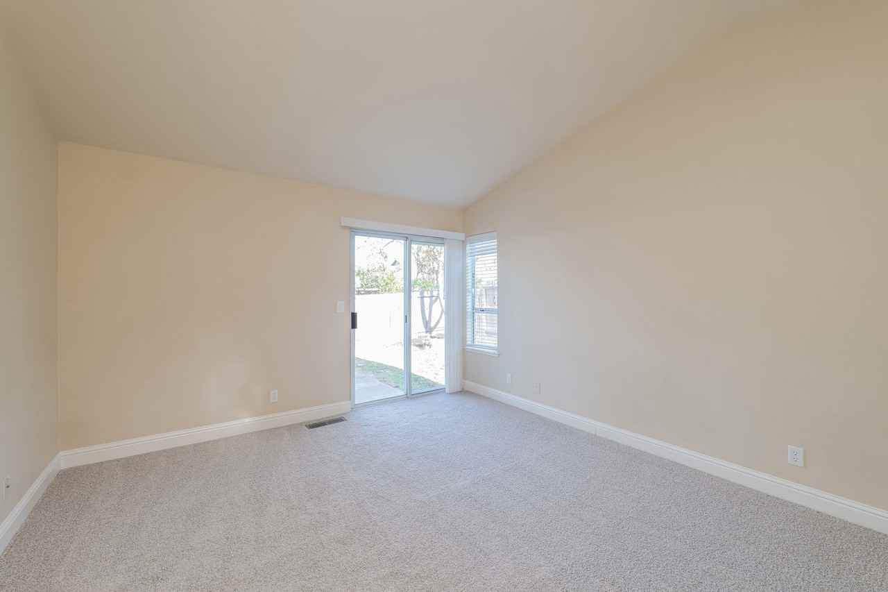 105 Furber Ln - Photo 7 of 18