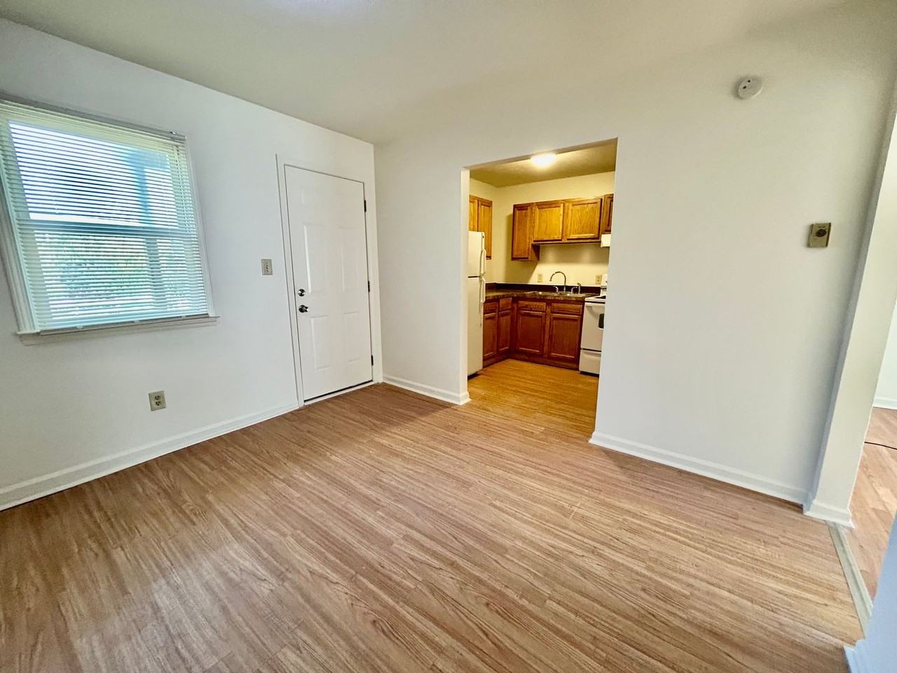 190 Macey Ave #7 - Photo 4 of 14