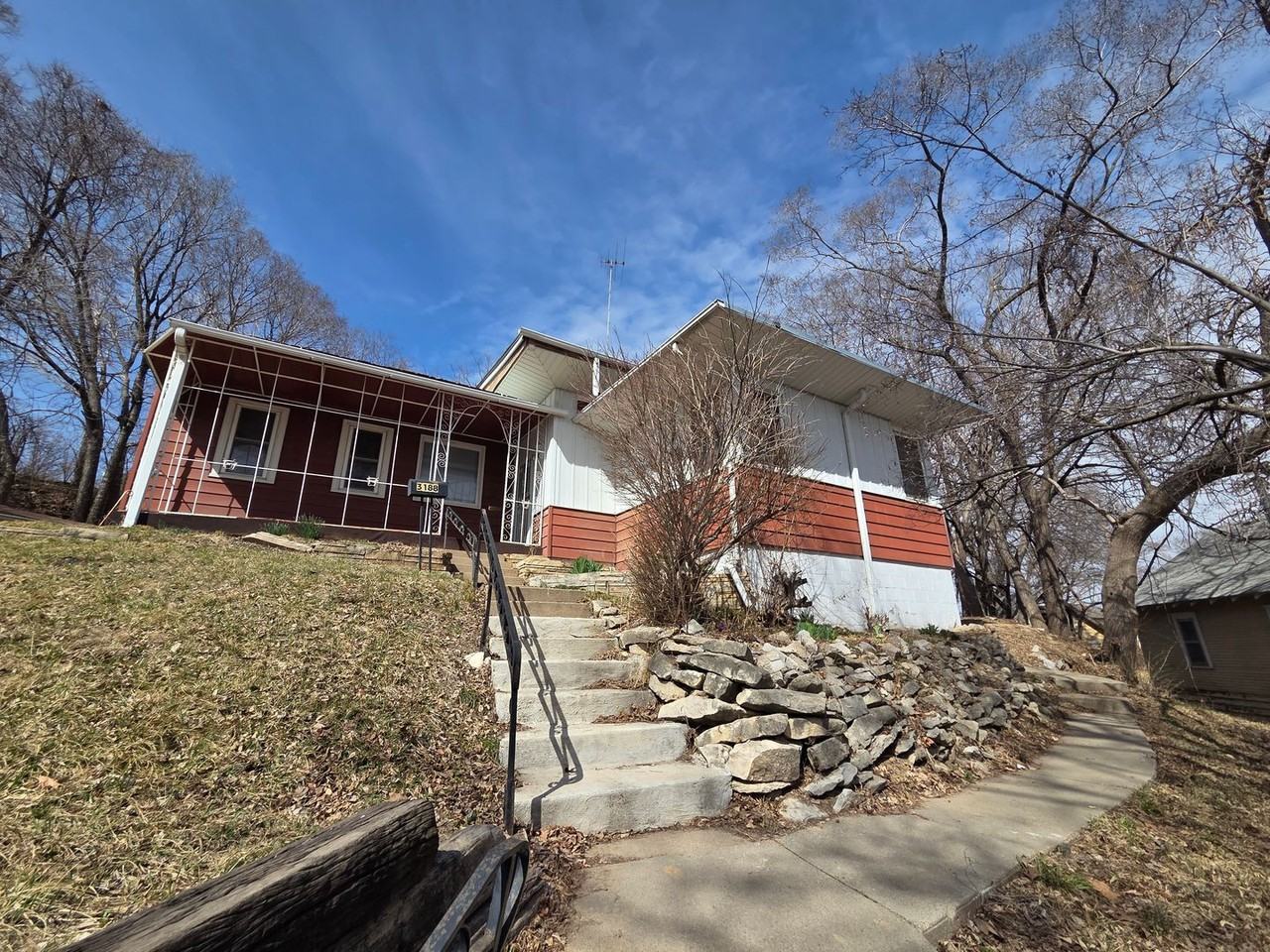 3188 Stone Ave - Photo 3 of 50