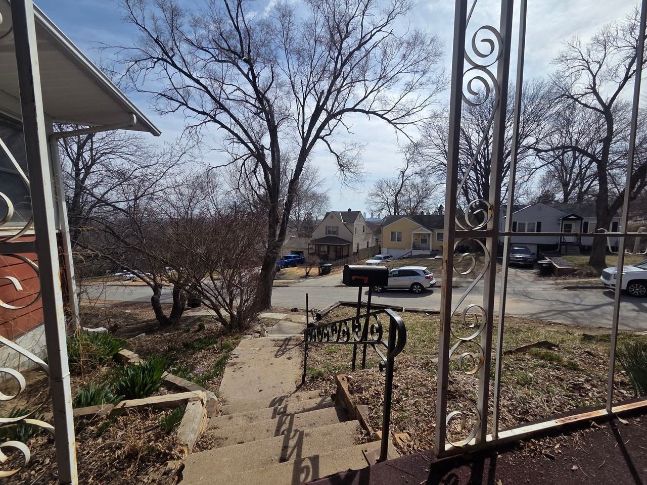 3188 Stone Ave - Photo 4 of 50