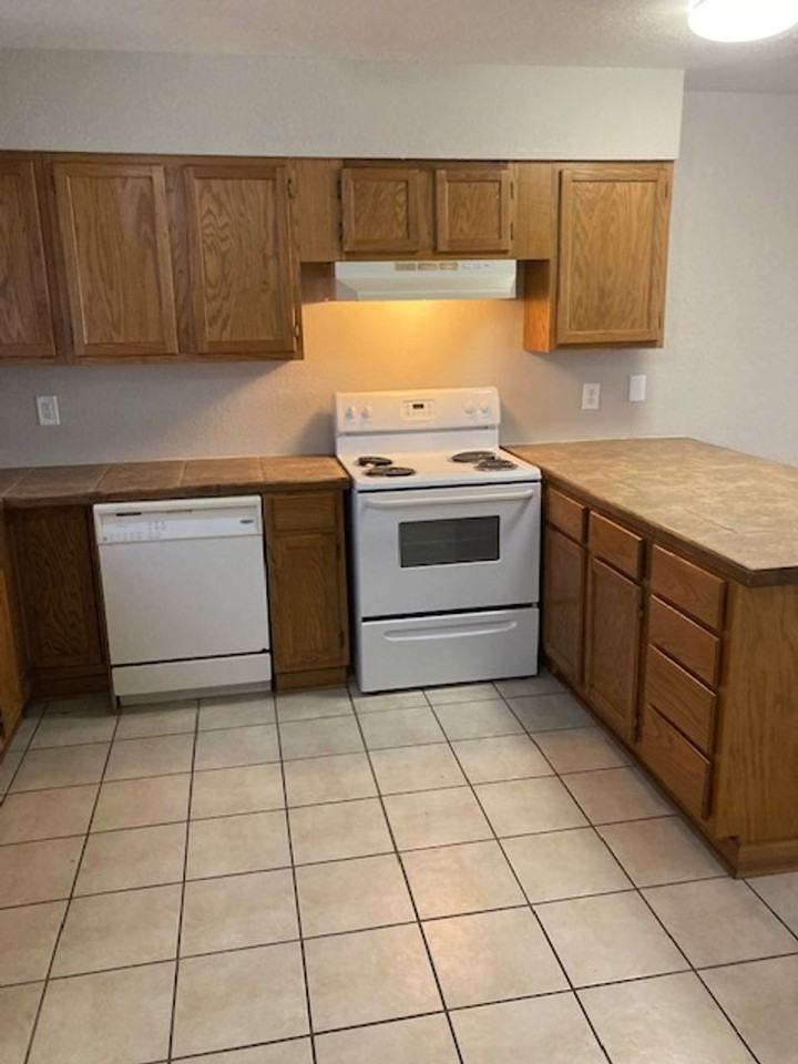 1496 Beach Blvd - Photo 6 of 19