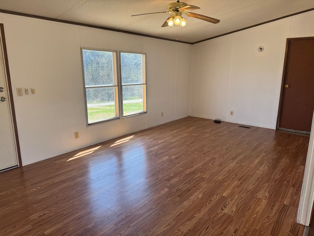 970 Valleydale Rd - Photo 2 of 10