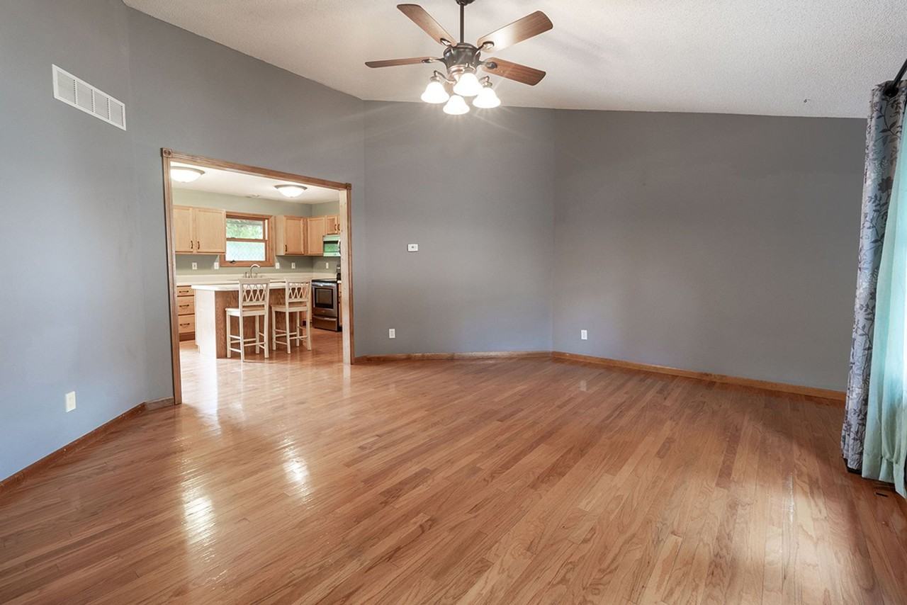 1302 Look Out Ct - Photo 3 of 50