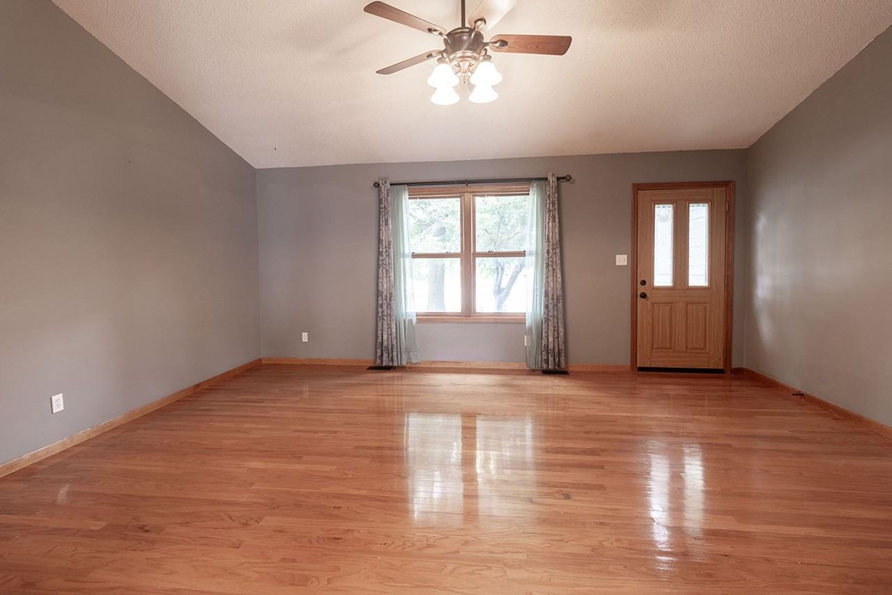 1302 Look Out Ct - Photo 5 of 50