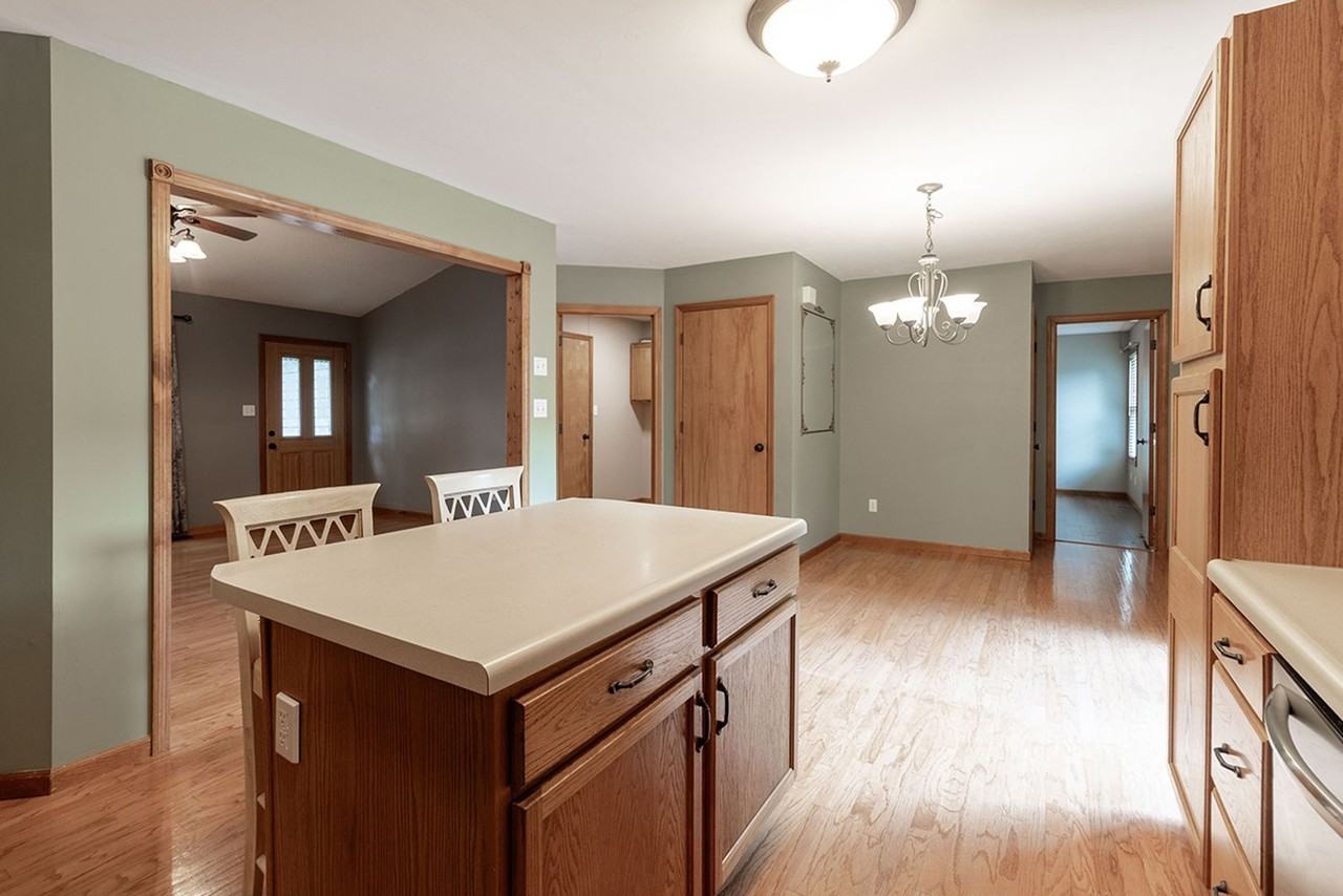 1302 Look Out Ct - Photo 7 of 50