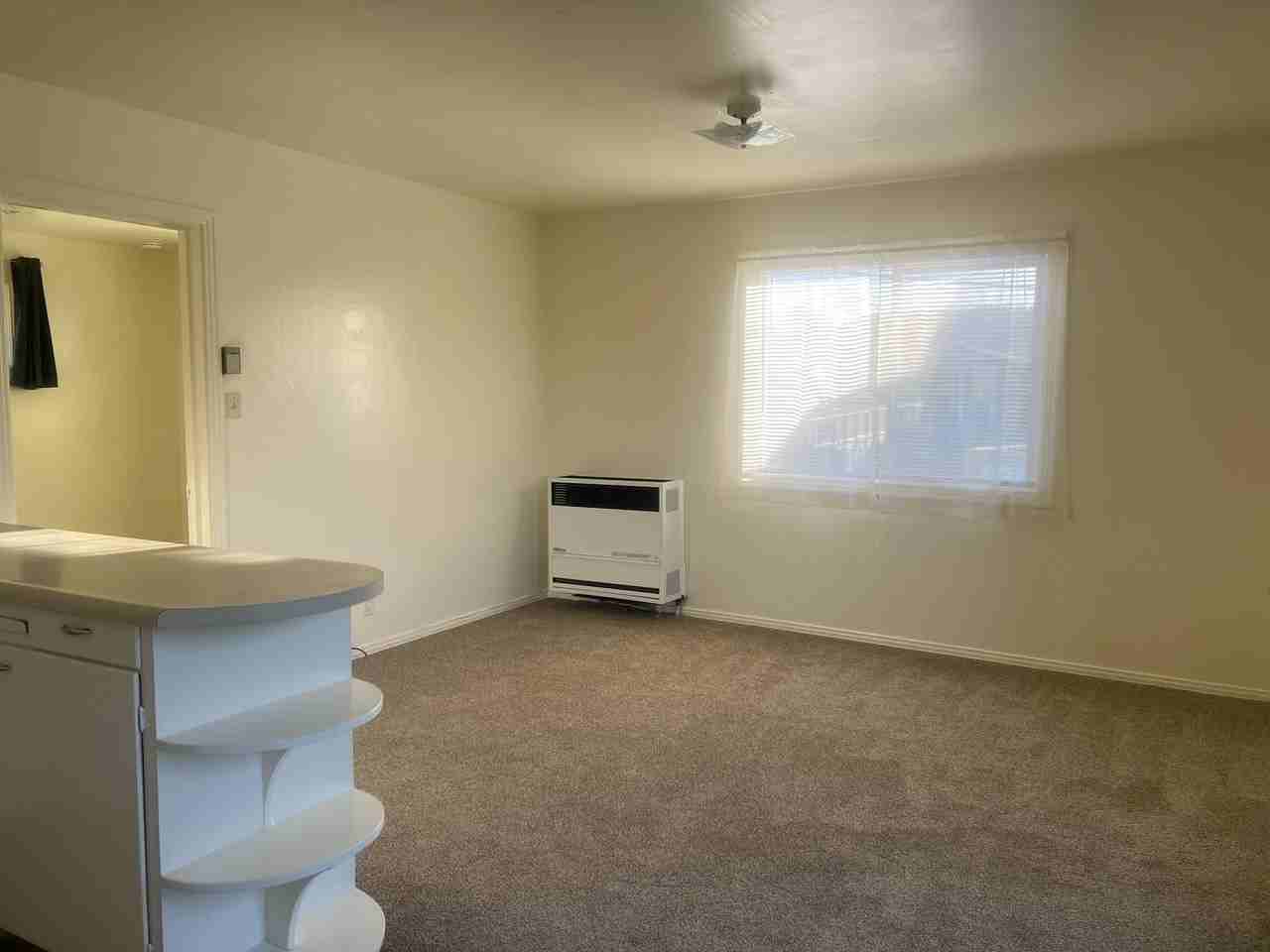 1404 Foster Ave - Photo 6 of 10