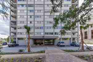 featured image of 1520 Senate St #185