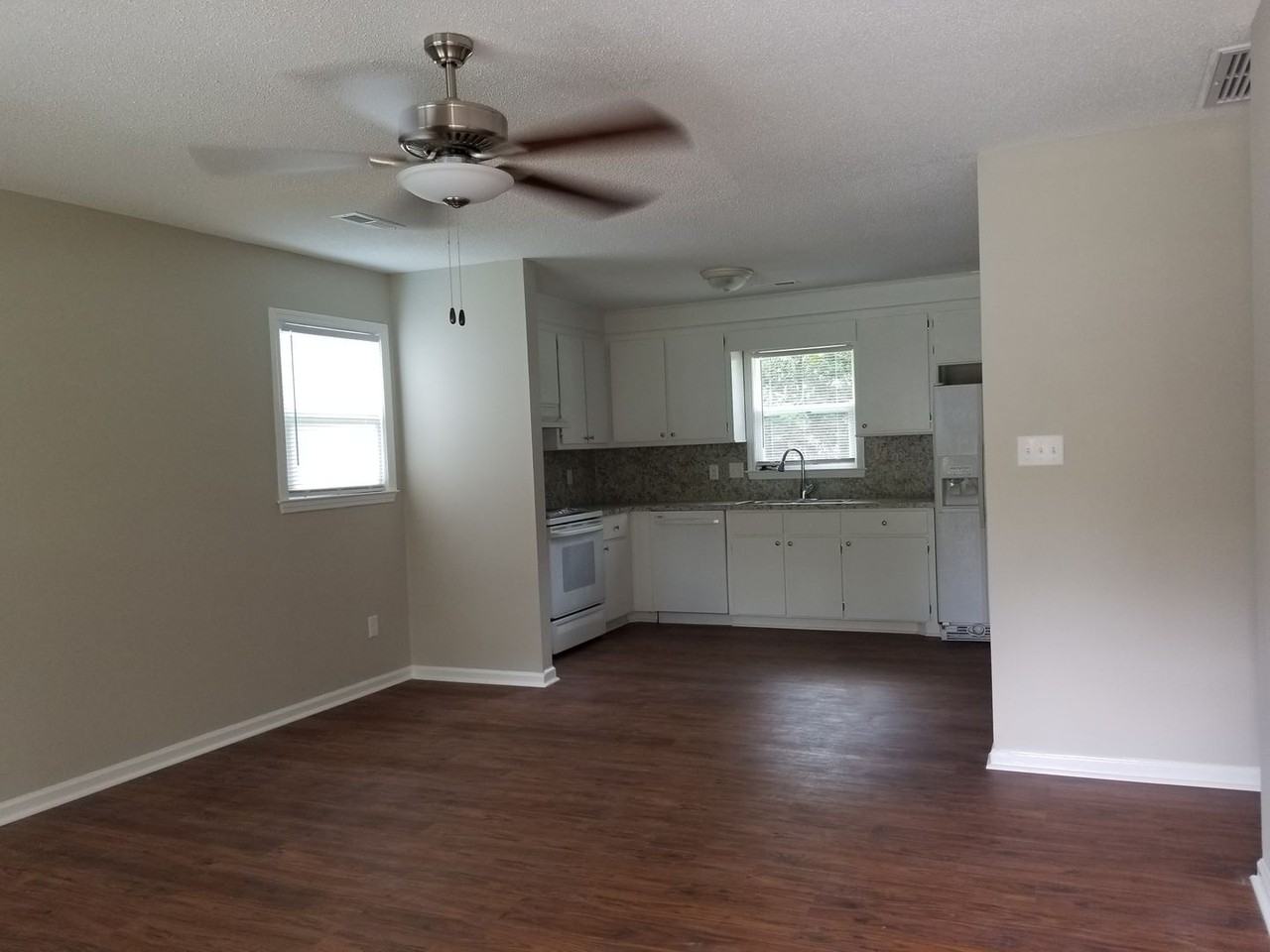 148 Giles Dr - Photo 3 of 11