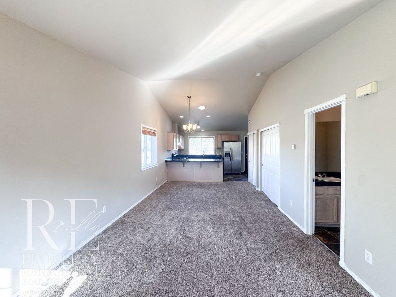 304 N Wycoff Ave #5 - Photo 5 of 24