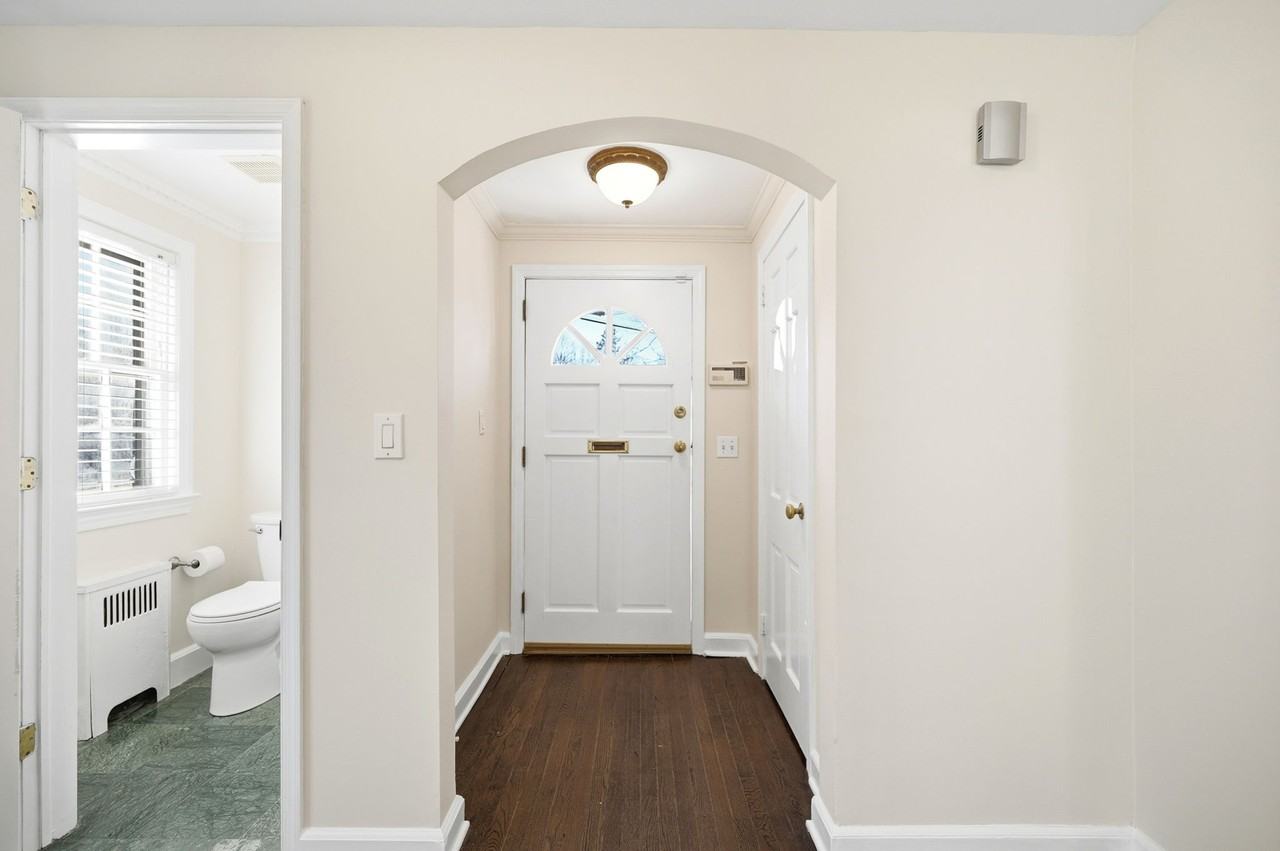 34 W Lawn Rd #NA - Photo 3 of 30