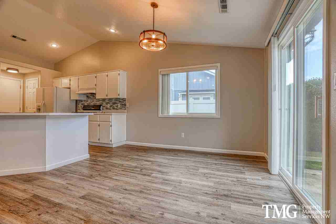 16400 Ne 79th St - Photo 3 of 26