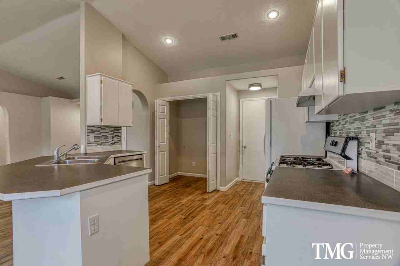 16400 Ne 79th St - Photo 7 of 26