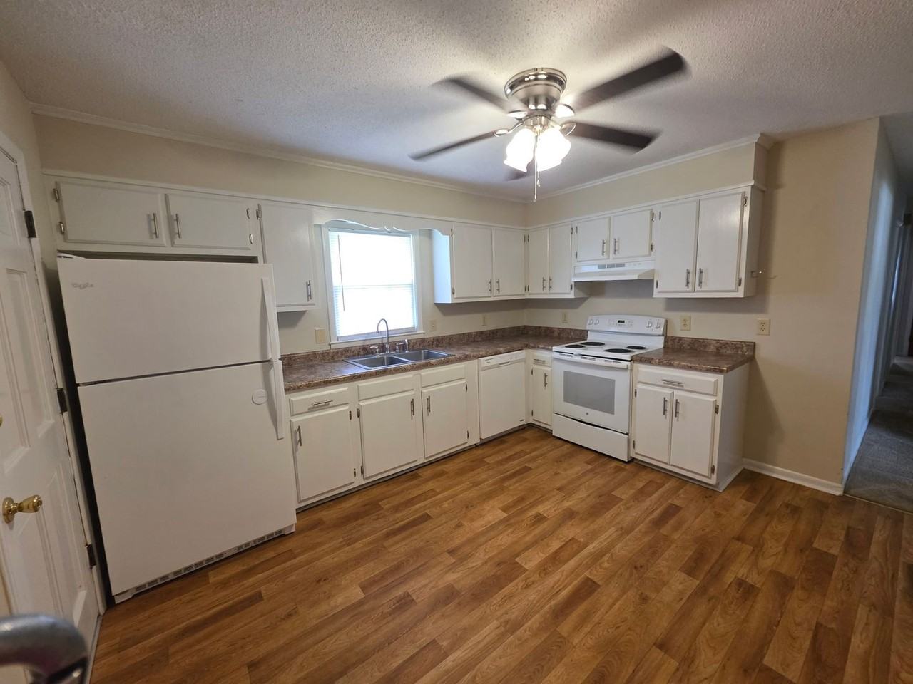 203 Wildwood Rd - Photo 7 of 16