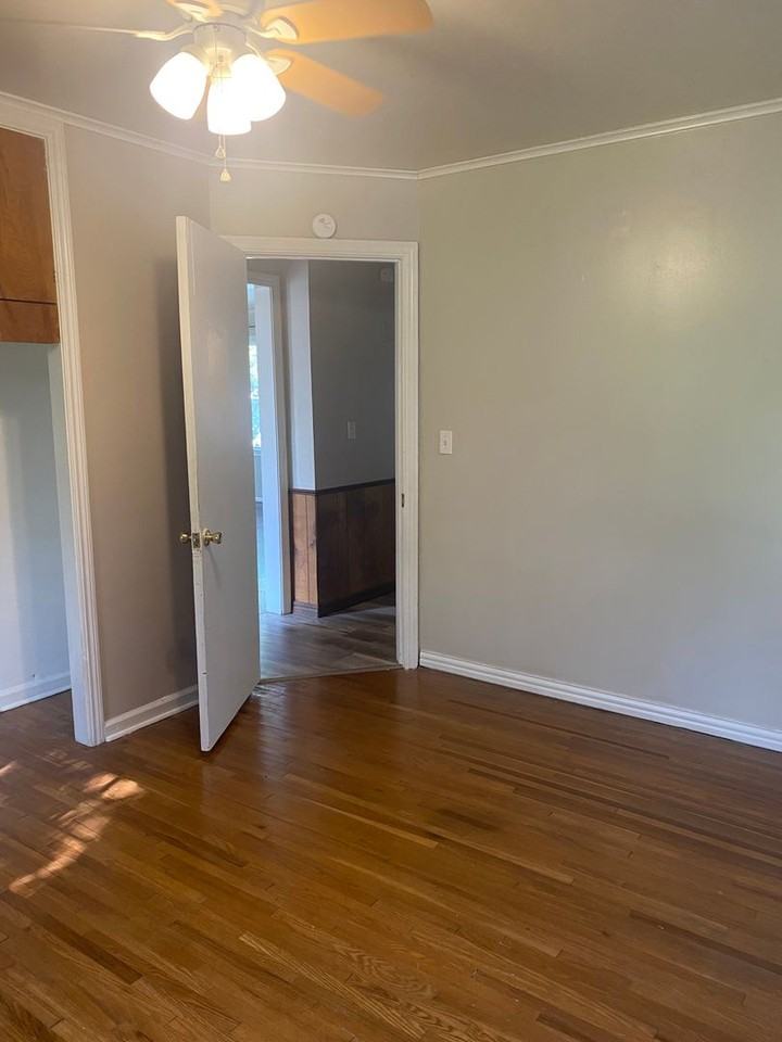 2225 S Osage Ave - Photo 6 of 10