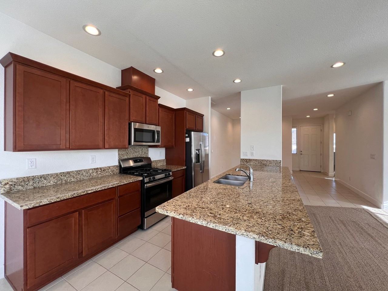 1807 Canal Dr - Photo 2 of 40